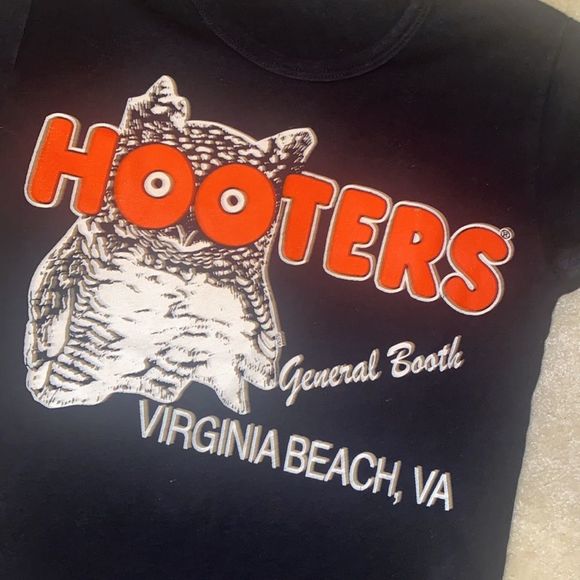 AMERICAN APPAREL - Hooters Shirt - Picture 2 of 4
